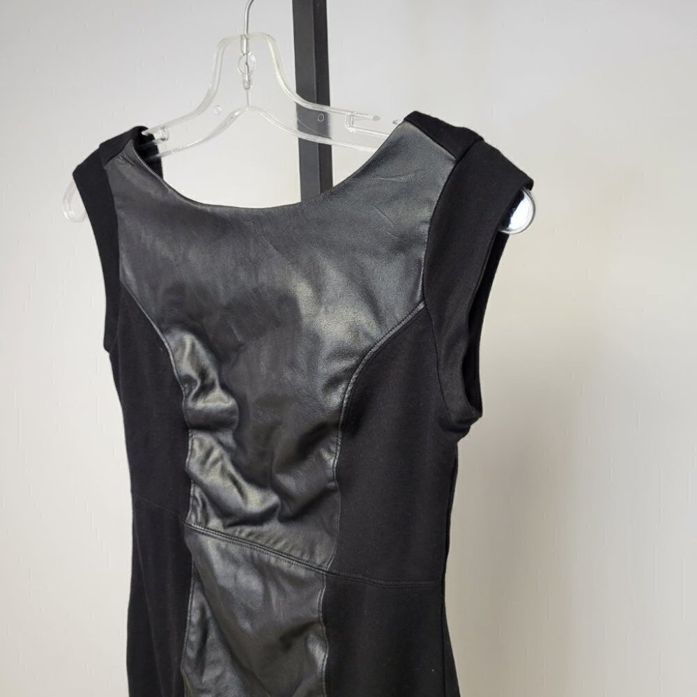 Smart Set Panel  Dress - Picture 2 of 5